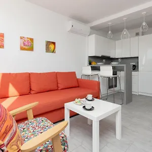 Apartament Chlodna With A View Wola By Renters, Warszawa