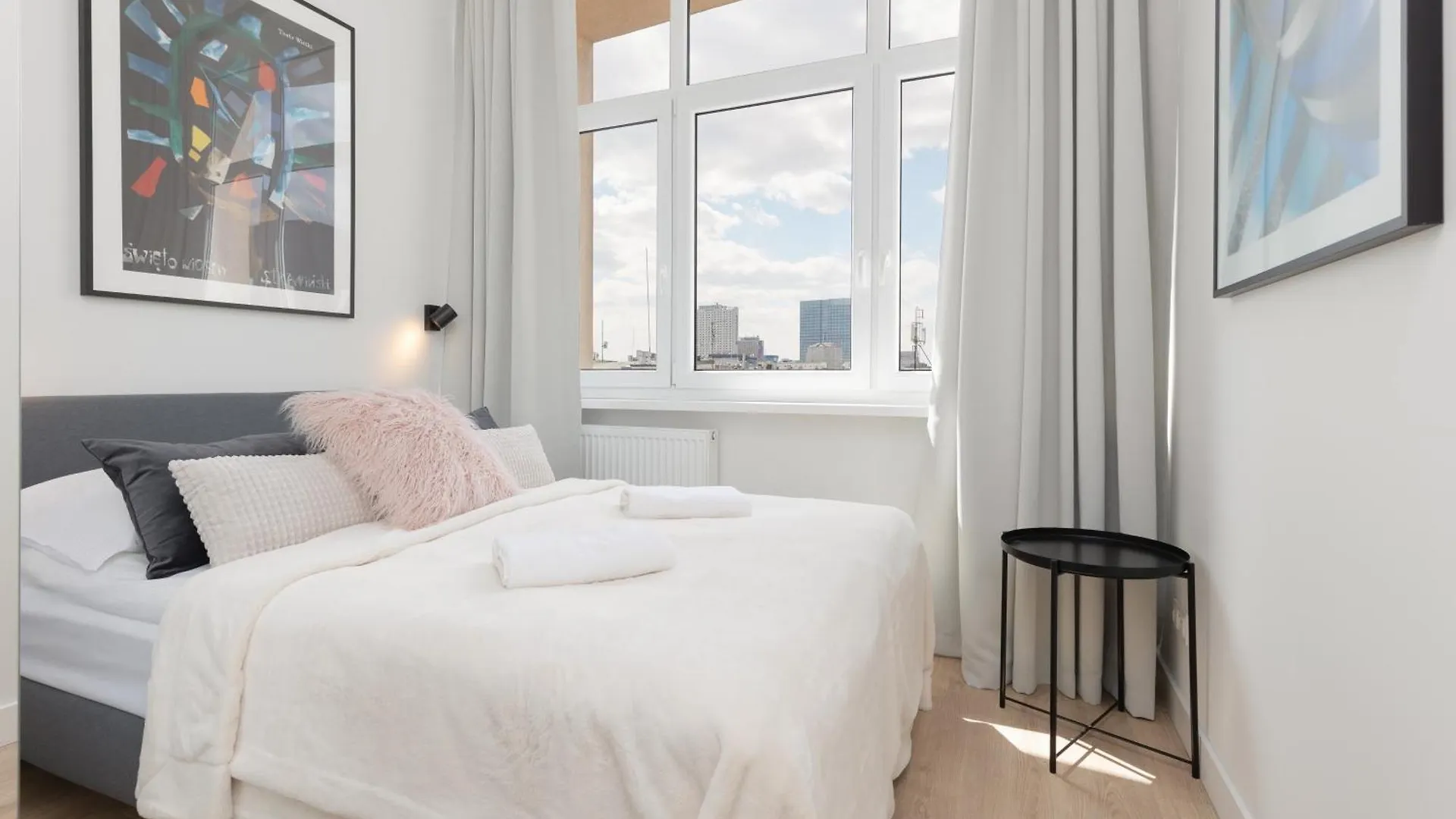 City Panorama Spacious Apartment By Renters Prestige Warsaw Poland