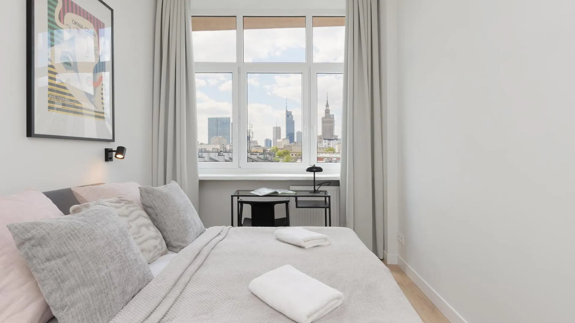 City Panorama Spacious Apartment By Renters Prestige Warsaw 0*,  Poland